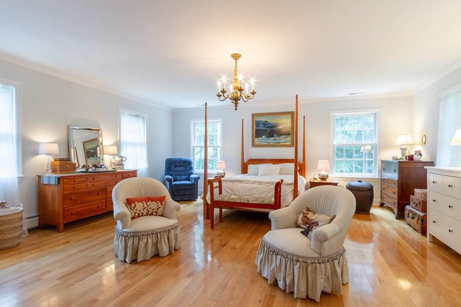 79 Scarlet Oak Master Bedroom